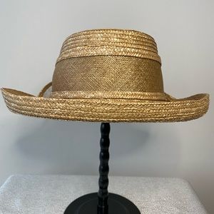 Tan straw sunhat by Betmar! NEVER WORN!
